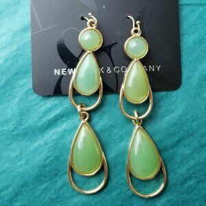 2/15$ NWT New York Company green and gold tone earrings